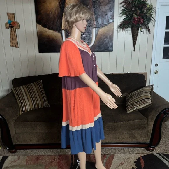 Go Softly Patio • Vintage • Boho • Orange/ Beige/Purple • Small •  Nightgown - Picture 11 of 16